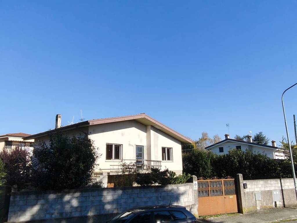 casa indipendente in vendita a Buttrio