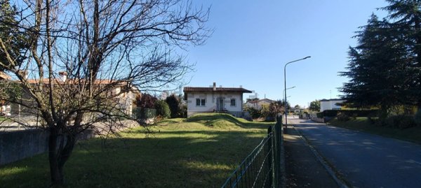 casa indipendente in vendita a Buttrio