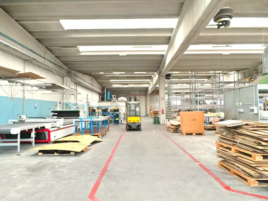 capannone in vendita a Buttrio