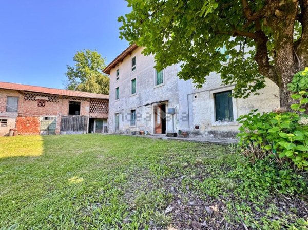 casa indipendente in vendita a Buttrio