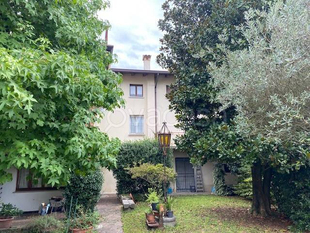 casa indipendente in vendita a Buttrio