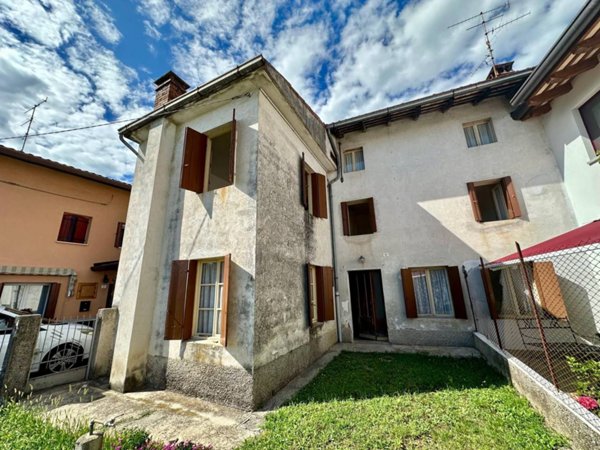 casa indipendente in vendita a Buttrio