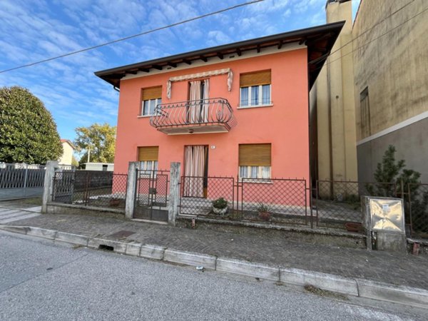 casa indipendente in vendita a Camino al Tagliamento