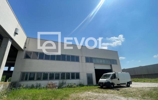 locale commerciale in vendita a Campoformido