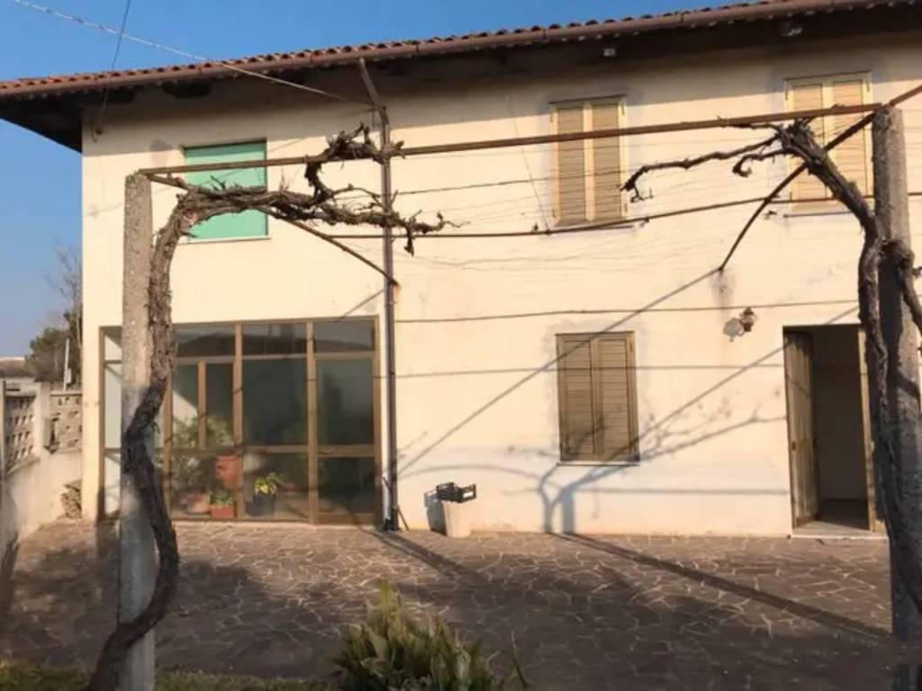 casa indipendente in vendita a Campoformido in zona Basaldella