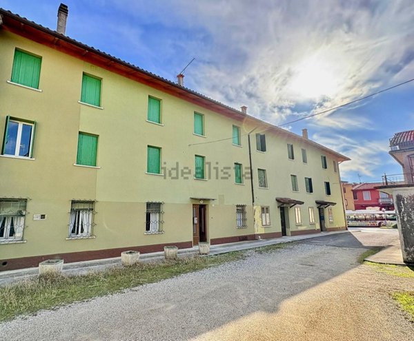 casa indipendente in vendita a Campoformido in zona Basaldella