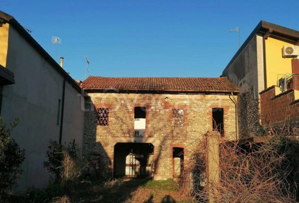 casa indipendente in vendita a Campoformido in zona Basaldella