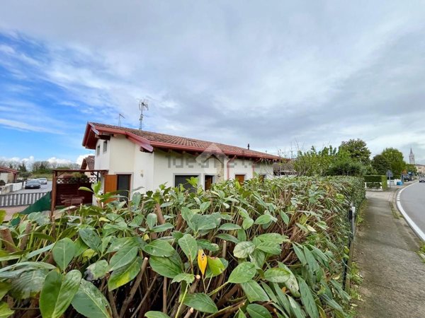 casa indipendente in vendita a Campoformido in zona Bressa