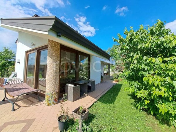 casa indipendente in vendita a Campoformido in zona Basaldella