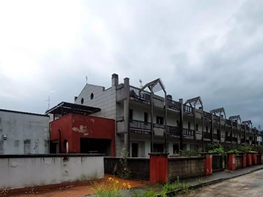 intera palazzina in vendita a Campoformido in zona Basaldella