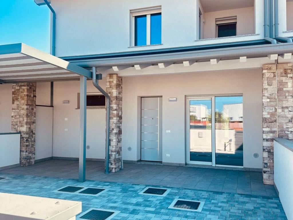 casa indipendente in vendita a Campoformido in zona Basaldella