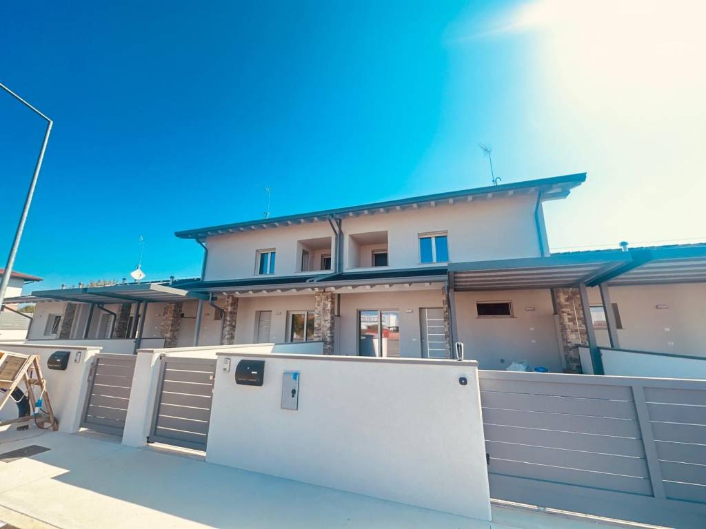 casa indipendente in vendita a Campoformido in zona Basaldella