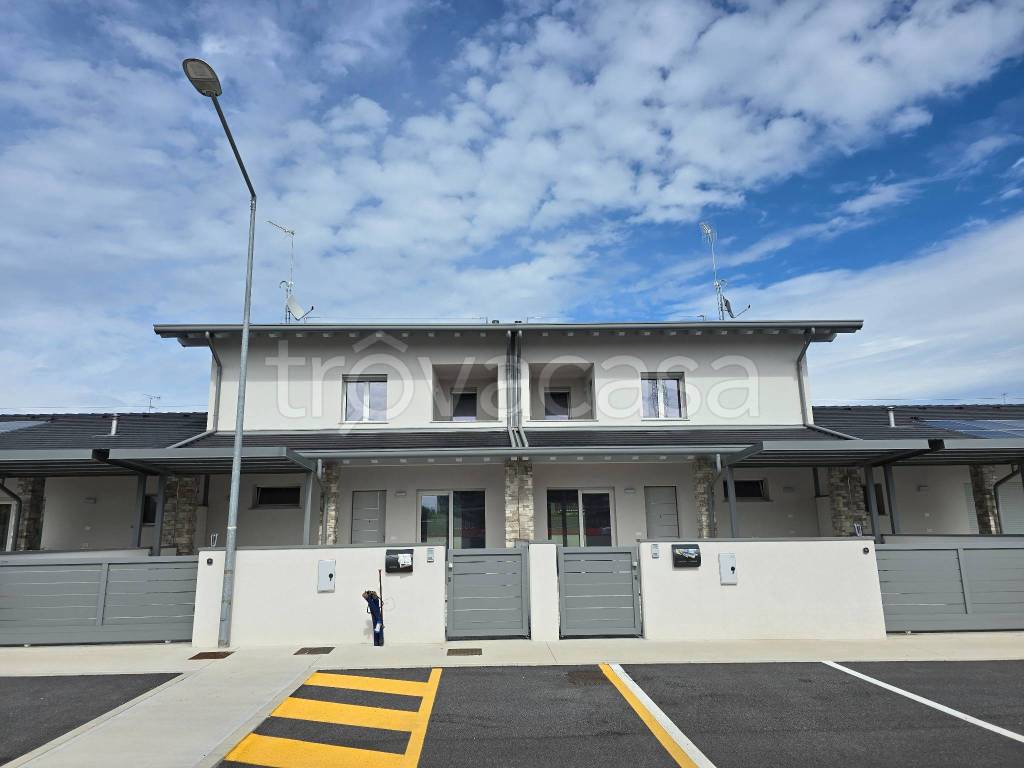 casa indipendente in vendita a Campoformido in zona Basaldella