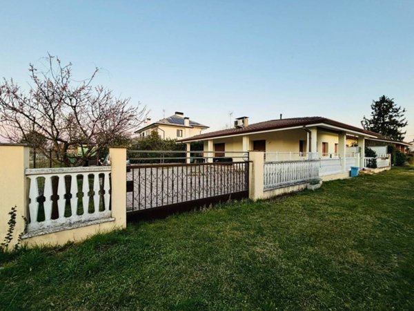 casa indipendente in vendita a Campoformido in zona Bressa