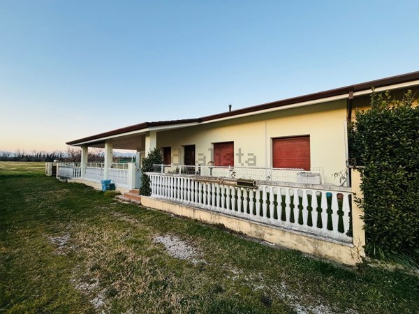 casa indipendente in vendita a Campoformido in zona Bressa