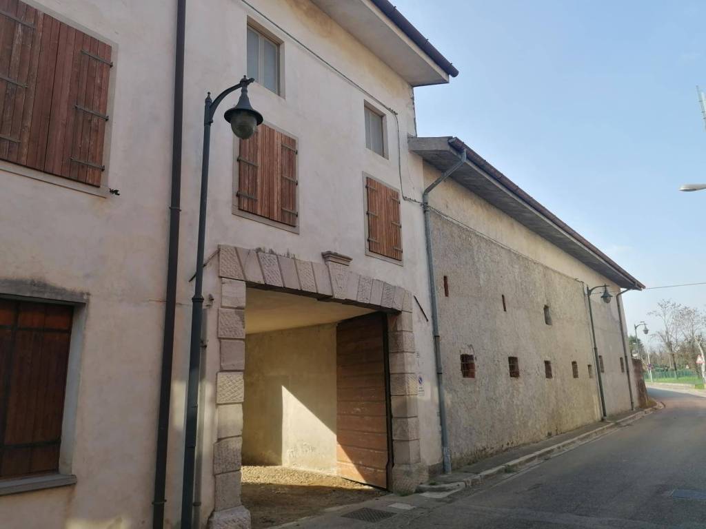 casa indipendente in vendita a Campoformido in zona Basaldella