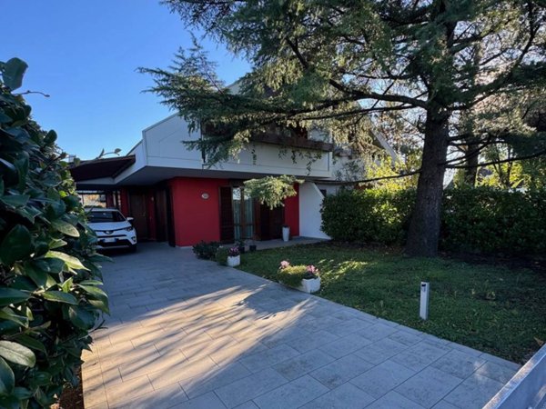 casa indipendente in vendita a Campoformido in zona Basaldella
