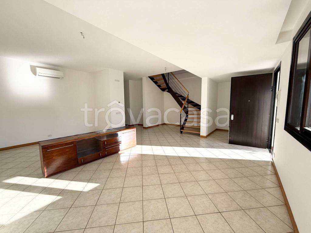 casa indipendente in vendita a Campoformido in zona Basaldella