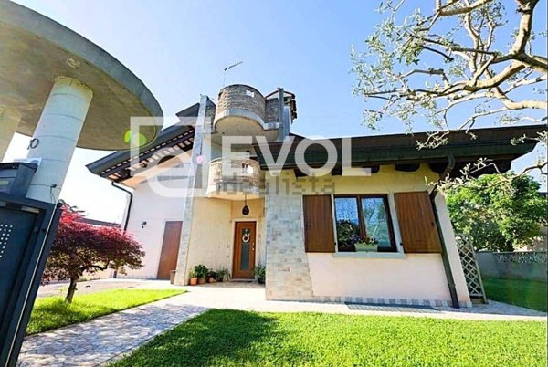 casa indipendente in vendita a Campoformido