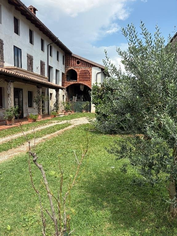 capannone in vendita a Campoformido in zona Bressa