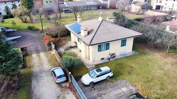 casa indipendente in vendita a Campoformido in zona Bressa