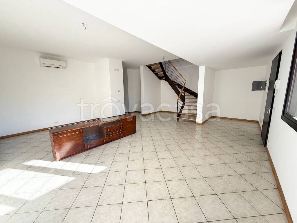 casa indipendente in vendita a Campoformido in zona Basaldella