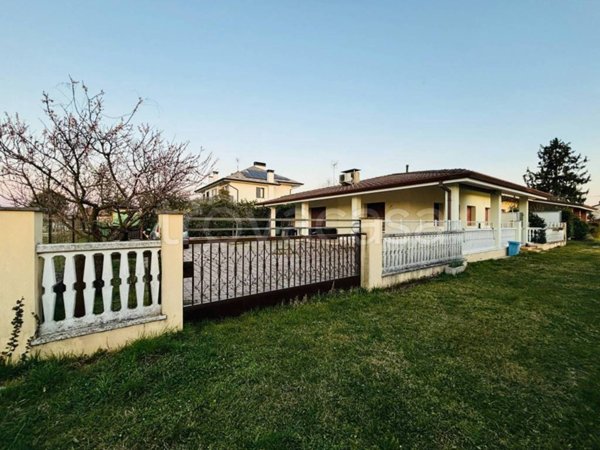 casa indipendente in vendita a Campoformido in zona Bressa
