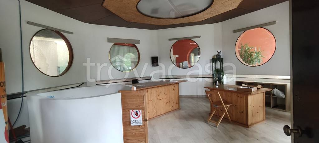 negozio in vendita a Campoformido in zona Basaldella