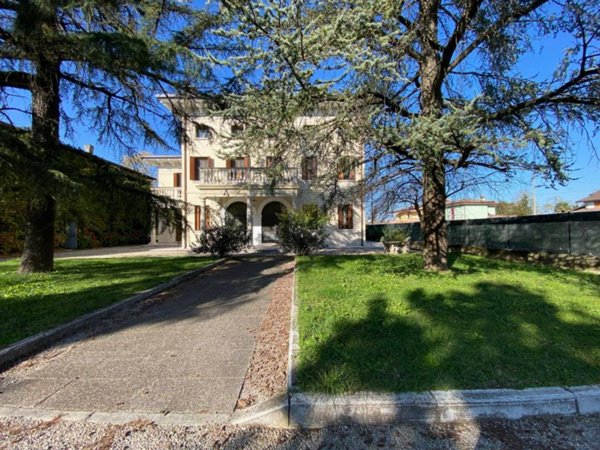 casa indipendente in vendita a Carlino in zona San Gervasio