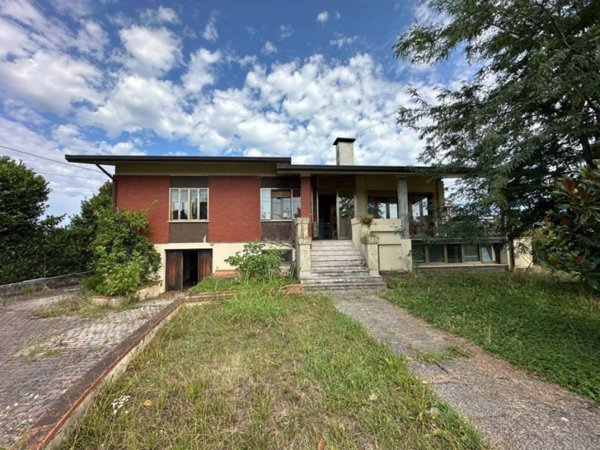 casa indipendente in vendita a Carlino