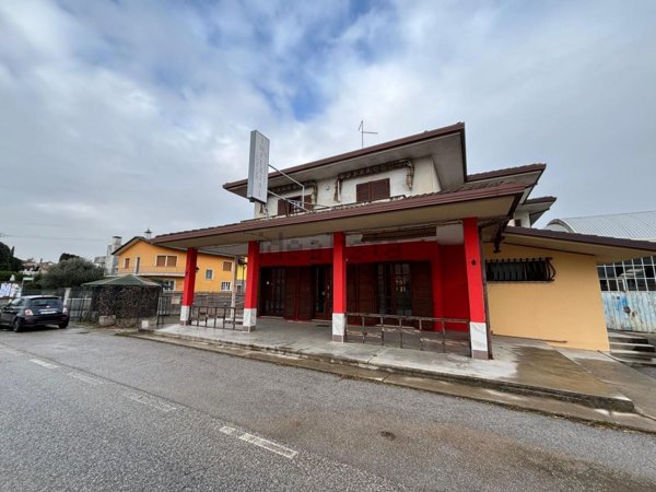 locale commerciale in vendita a Carlino
