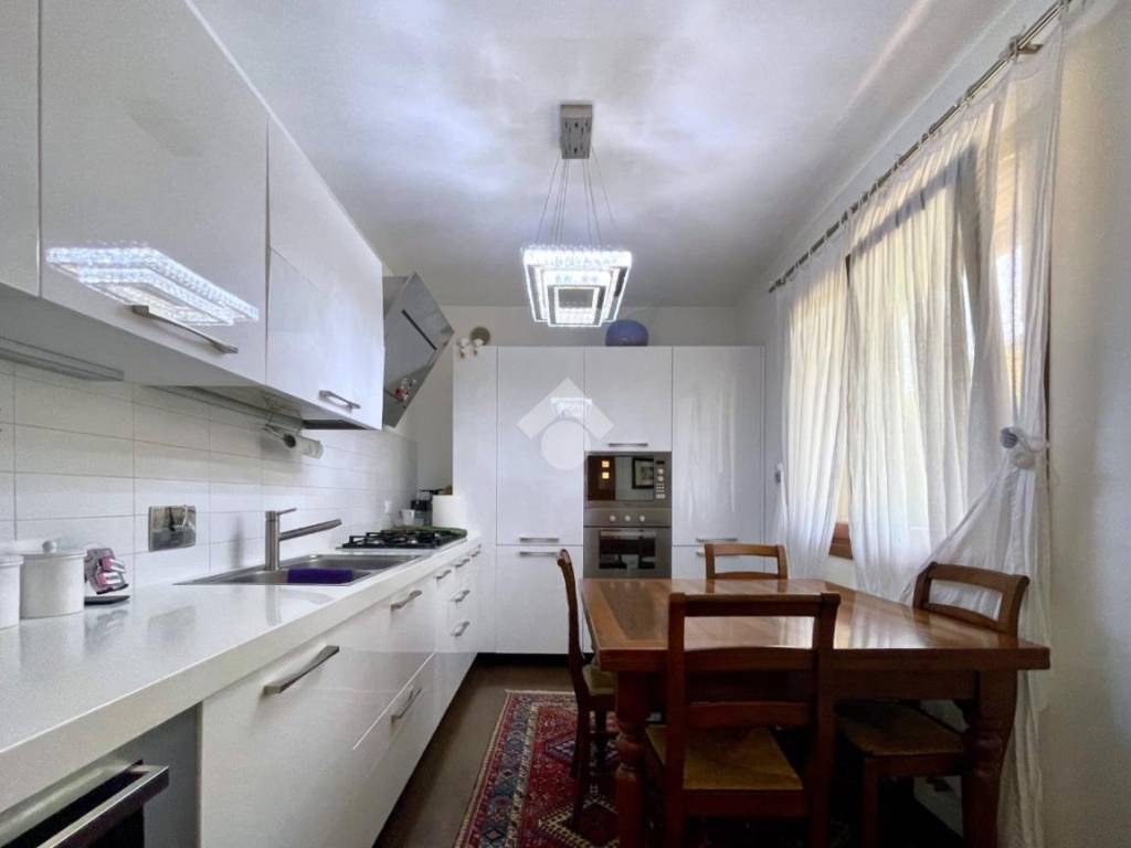 casa indipendente in vendita a Carlino