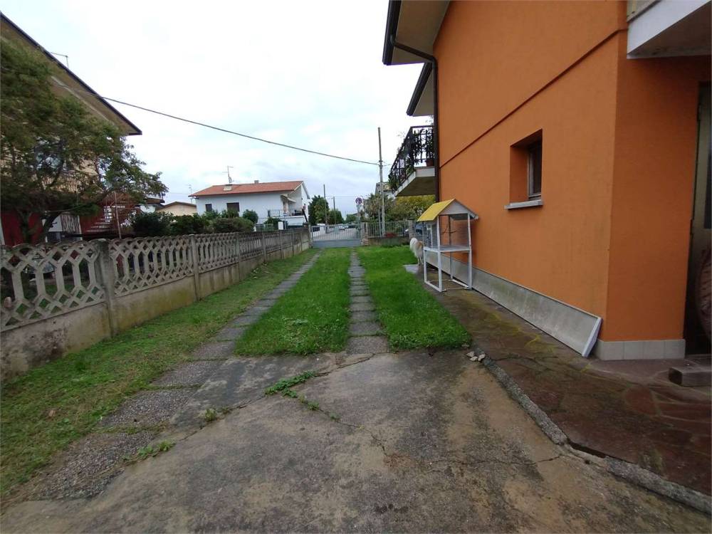casa indipendente in vendita a Carlino in zona Maranutto