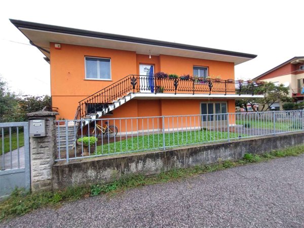 casa indipendente in vendita a Carlino in zona Maranutto
