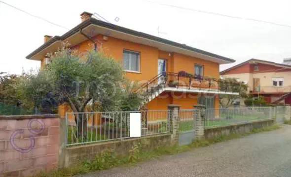 appartamento in vendita a Carlino in zona Maranutto