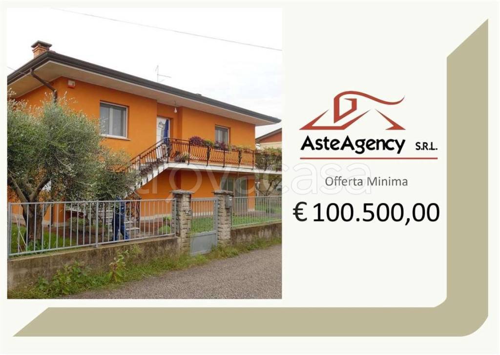 casa indipendente in vendita a Carlino