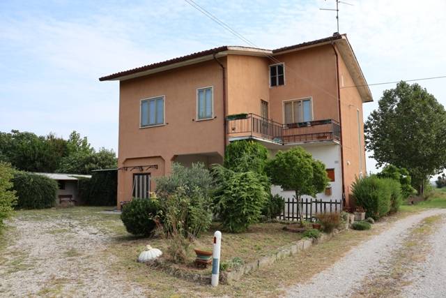 casa indipendente in vendita a Carlino