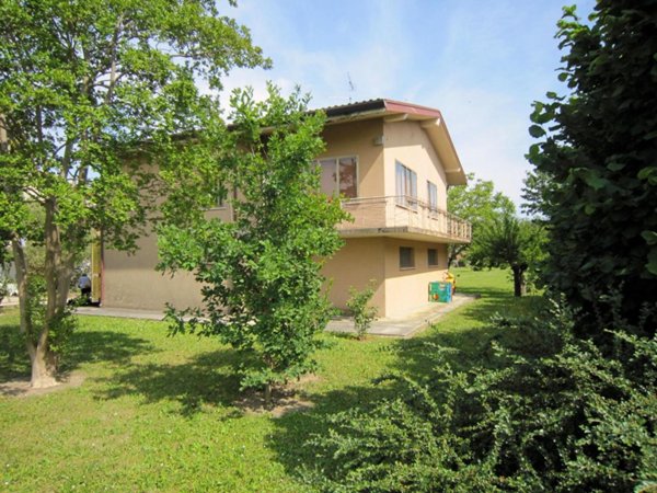 casa indipendente in vendita a Carlino