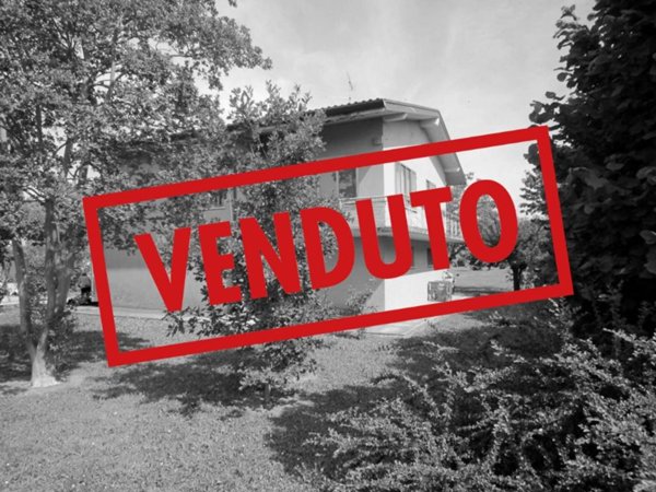 casa indipendente in vendita a Carlino