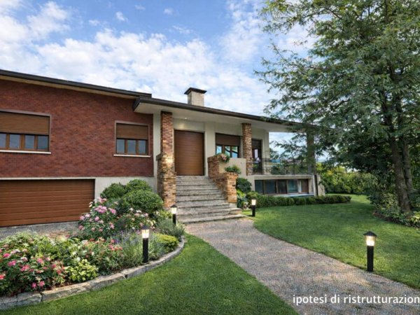 casa indipendente in vendita a Carlino