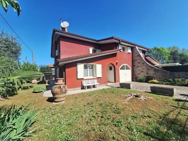 casa indipendente in vendita a Carlino