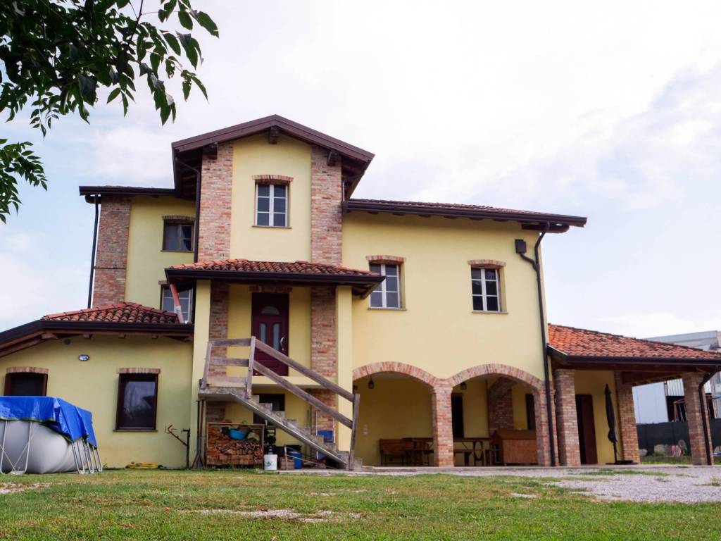 appartamento in vendita a Carlino