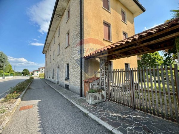casa indipendente in vendita a Cassacco