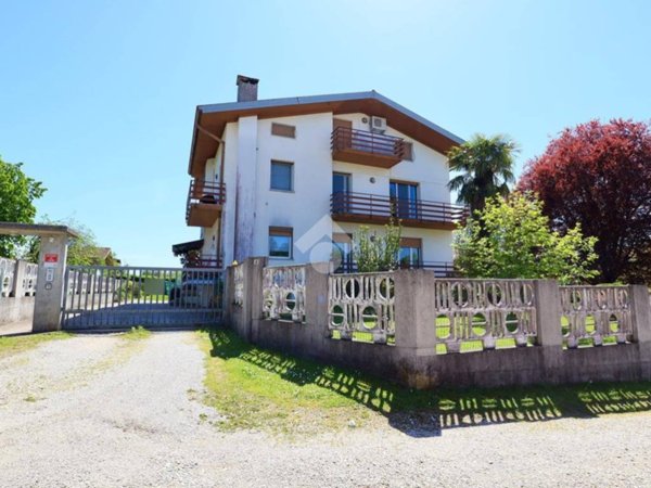 casa indipendente in vendita a Cassacco
