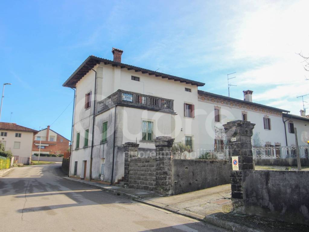 casa indipendente in vendita a Cassacco