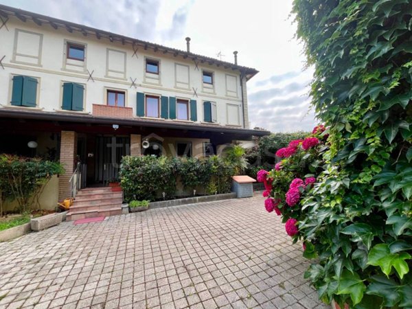 casa indipendente in vendita a Cassacco