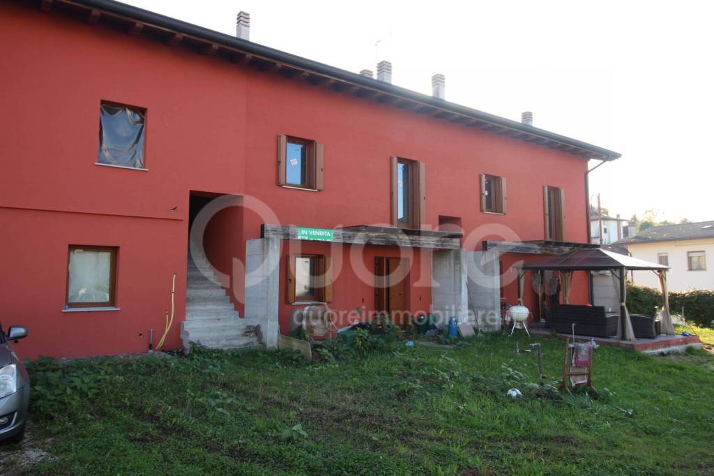 appartamento in vendita a Cassacco in zona Raspano