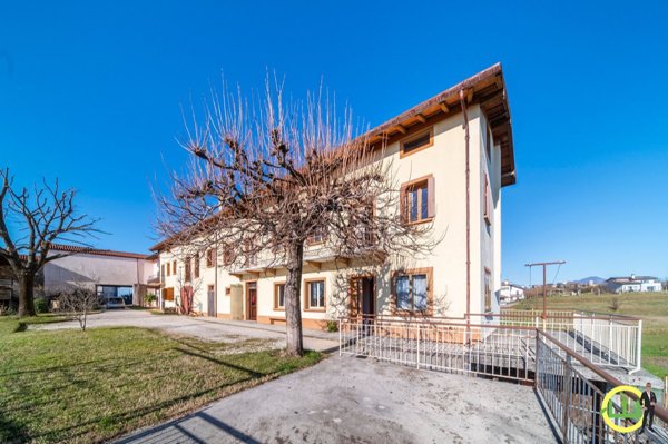 casa indipendente in vendita a Cassacco