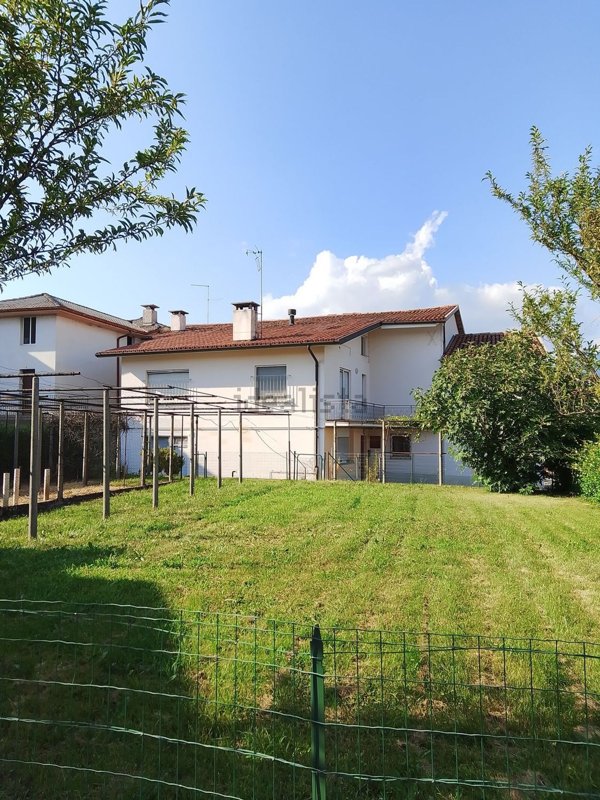 casa indipendente in vendita a Cassacco