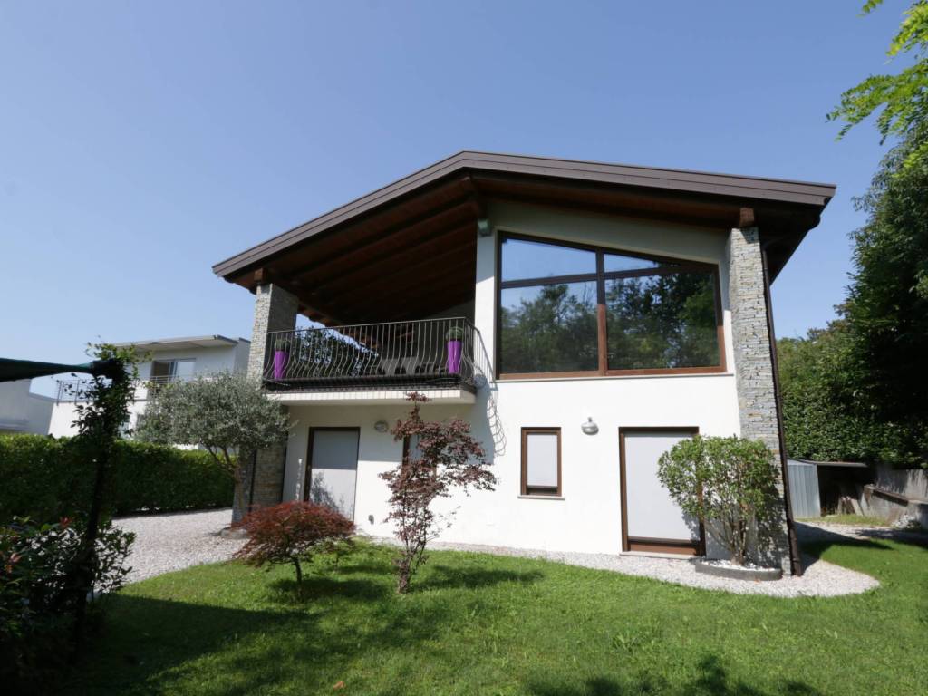 casa indipendente in vendita a Cassacco